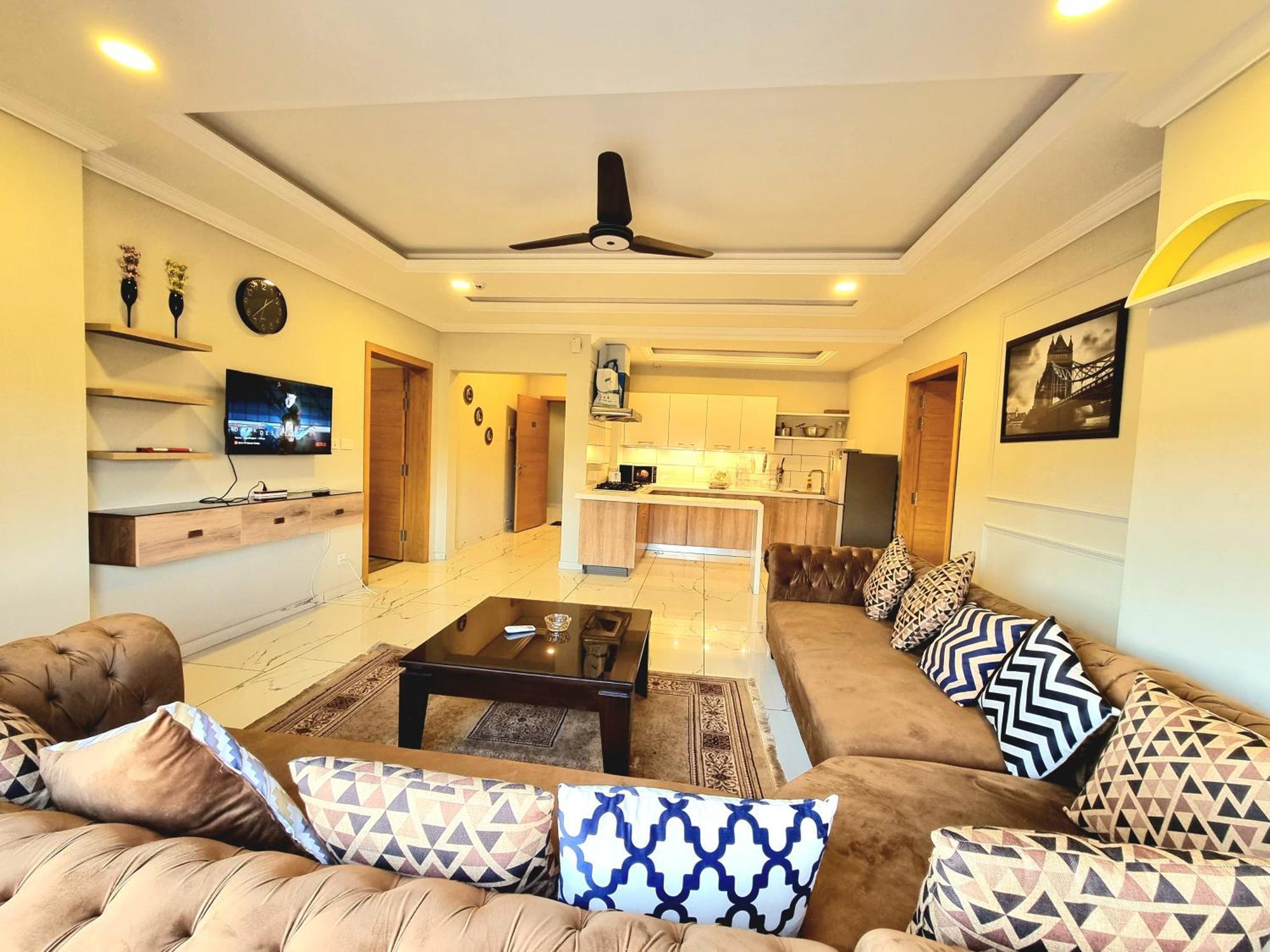 The Millenial Apartments & Suites Bahria Town Rawalpindi Habitación foto