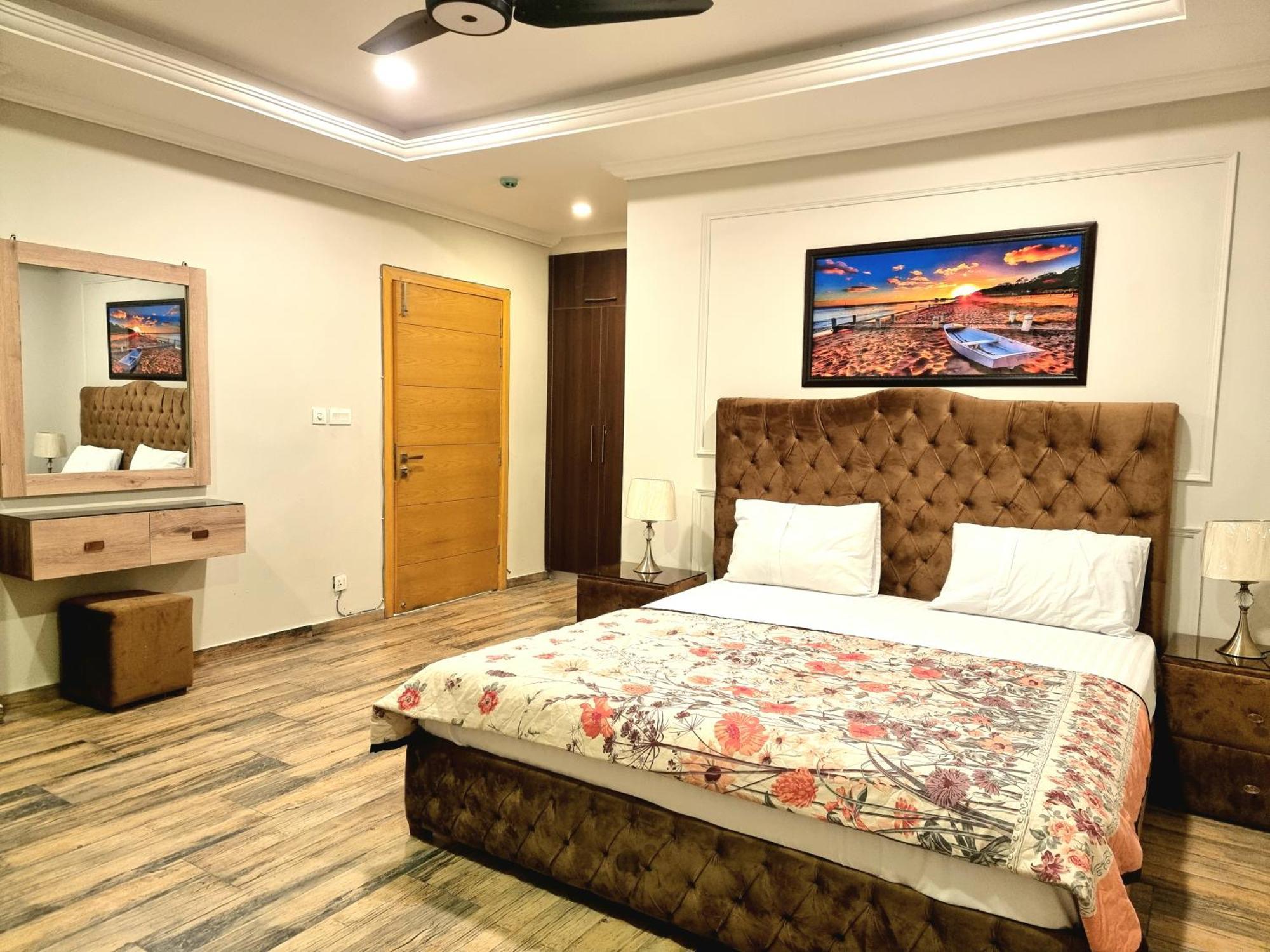 The Millenial Apartments & Suites Bahria Town Rawalpindi Habitación foto